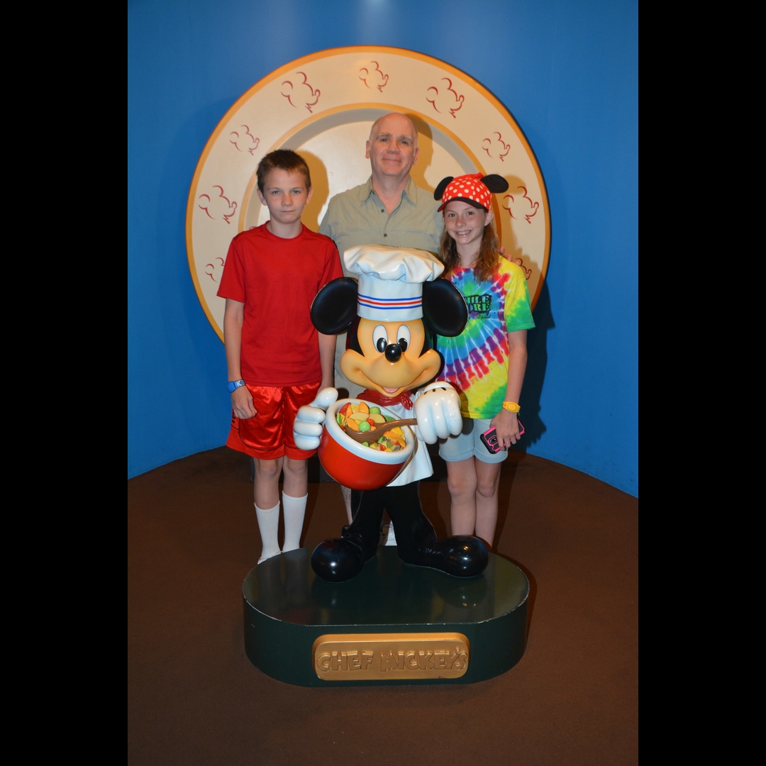WDWRESORTSANDMORE_CHEFMICKEY1_20170708_403441820812